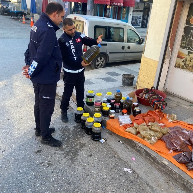 Başkan Zencirci: "Kurallara uymayana müsamaha yok"
Germencik'te pazar yerle...