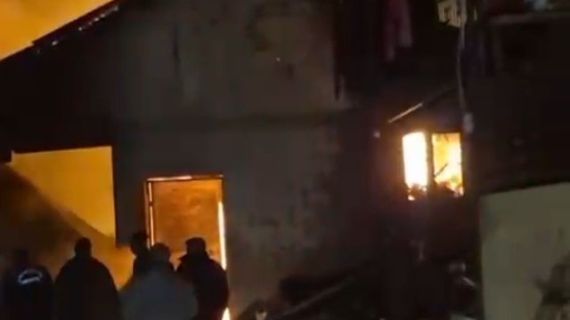 Kahramanmaraş'ta ahır ve garajda çıkan yangın söndürüldü