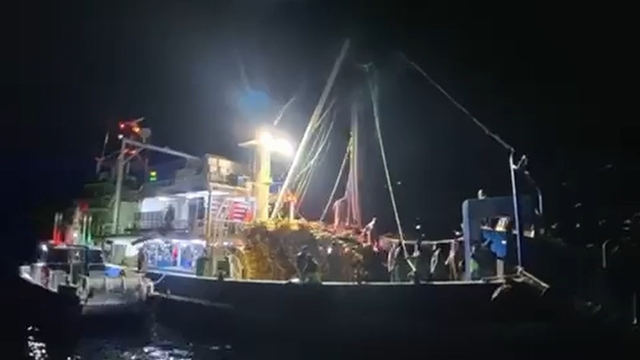 Gece yarısı teknelere baskın