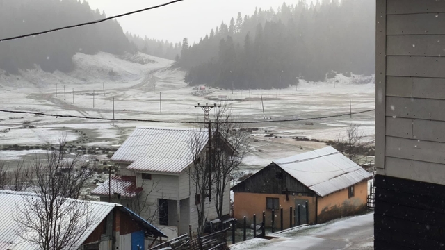 Çiğdem Yaylası beyaza büründü