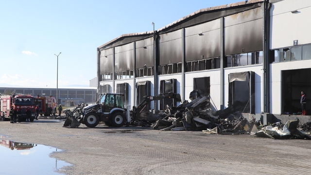 Denizli'de filtre sistemi üretilen fabrikada yangın (2)