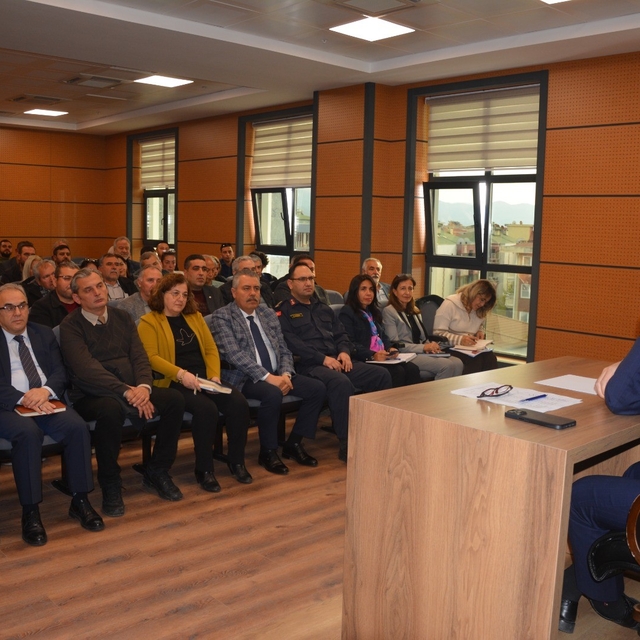 Edremit'te 2025 yılı sonu muhtarlar değerlendirme toplantısı gerçekleştiril...