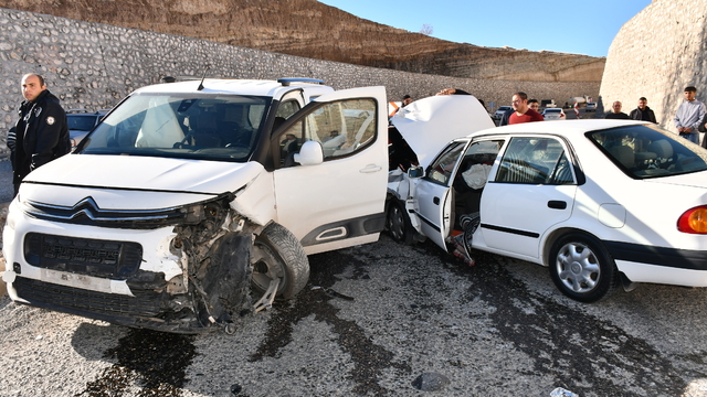 Adıyaman'da zincirleme trafik kazasında 5 kişi yaralandı