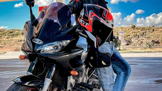 Virajda şarampole uçan motosikletin sürücüsü öldü