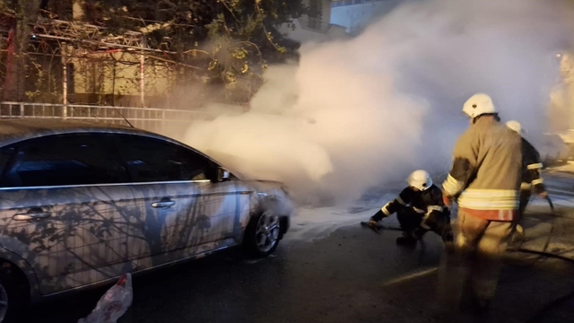 Belen'de otomobil yangını