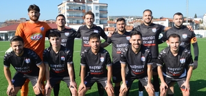 Selendi Belediyespor üçte üç yaptı