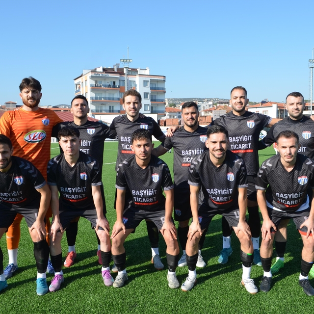 Selendi Belediyespor üçte üç yaptı