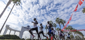 Türkiye'nin en hızlı maratonu yine Mersin'de koşuldu