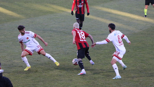 Van Spor FK evinde Ümraniyespor'a 1-0 mağlup oldu