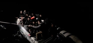13’ü çocuk 29 düzensiz göçmen kurtarıldı, 2 göçmen kaçakçısı yakalandı
