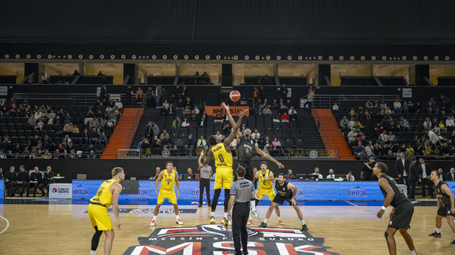 Mersin Spor Kulübü- Esenler Erokspor: 83-88