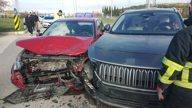 Bilecik'te aday sürücü direksiyon sınavında kaza yaptı: 4 yaralı