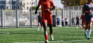 Kafayat Atoke Başhıru durdurulamıyor
1 maçta tam 8 gol attı, gol sayını 21'e çıkarttı