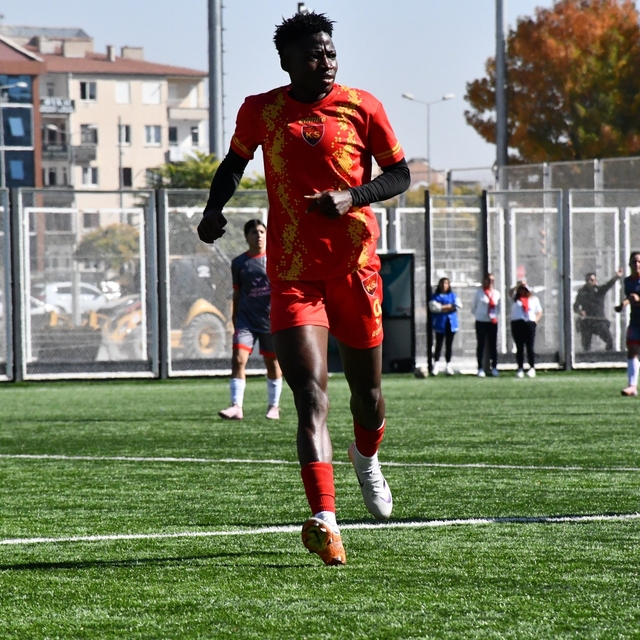 Kafayat Atoke Başhıru durdurulamıyor
1 maçta tam 8 gol attı, gol sayını 21'...