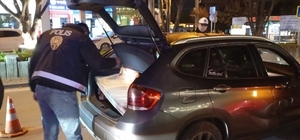 Bursa'da yılbaşı öncesi asayiş uygulaması
Denetimlerde 14 sürücüye 141 bin 698 TL ceza kesildi