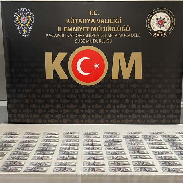 Kütahya'da KOM ekipleri sahte para operasyonunda kalpazanı yakaladı
