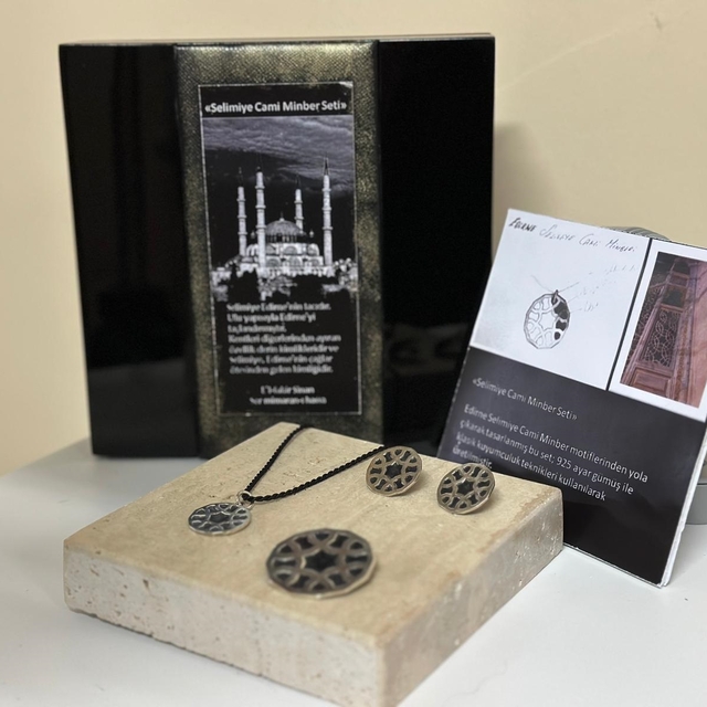 Selimiye Camisi minberindeki motifleri, gümüş takı setine işledi