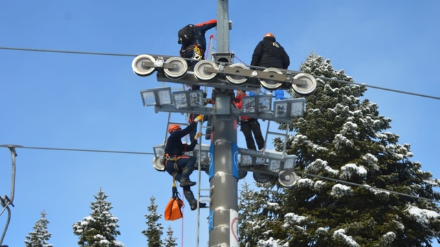 Uludağ'daki tatbikat gerçeği aratmadı
AFAD ve Jandarma, ekipleri Uludağ'da kışa hazır