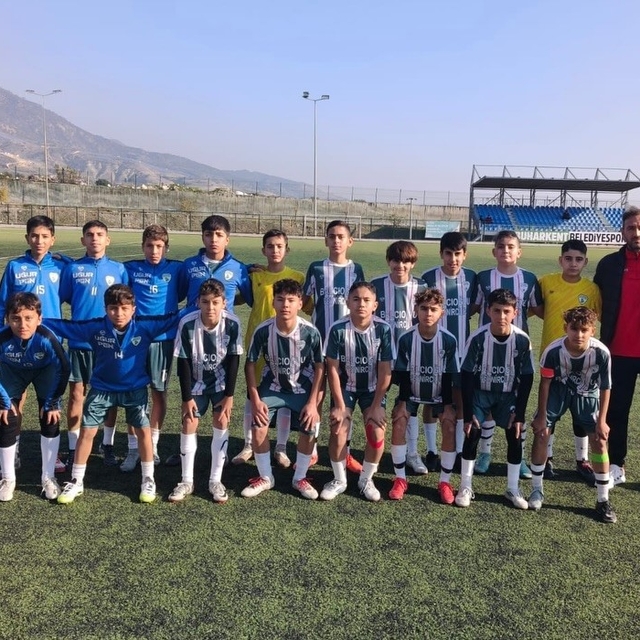 Buharkent'in gençleri namağlup şampiyon oldu