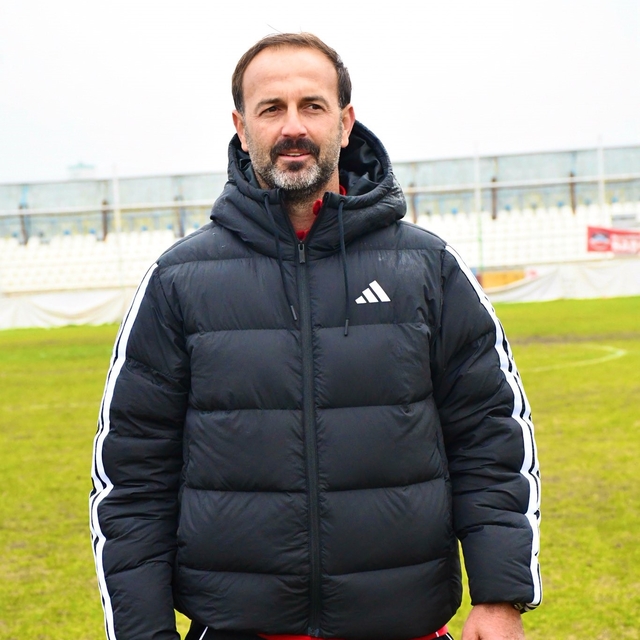 Adem Çak ilk maçından galibiyetle ayrıldı