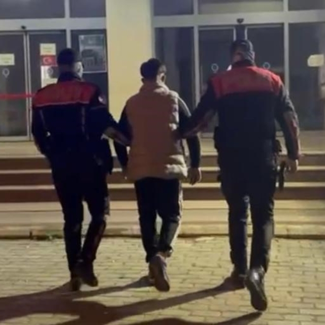 İzmir'de 42 yılla aranan hırsız yakalandı