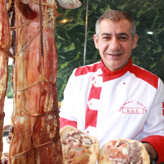 Gece 01.00'da yapımına başlanıyor, günlük 1 tona yakın tüketiliyor
6-8 aylı...