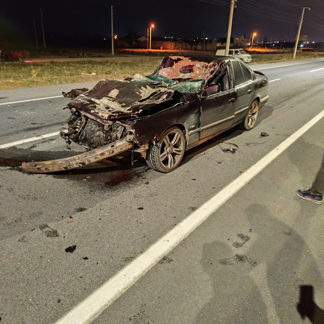 Kazada hurdaya dönen otomobil sürücüsü ağır yaralandı