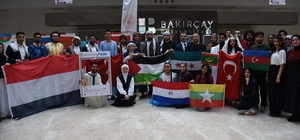 Uluslararası öğrenciler, İzmir'de kültürlerini tanıttı