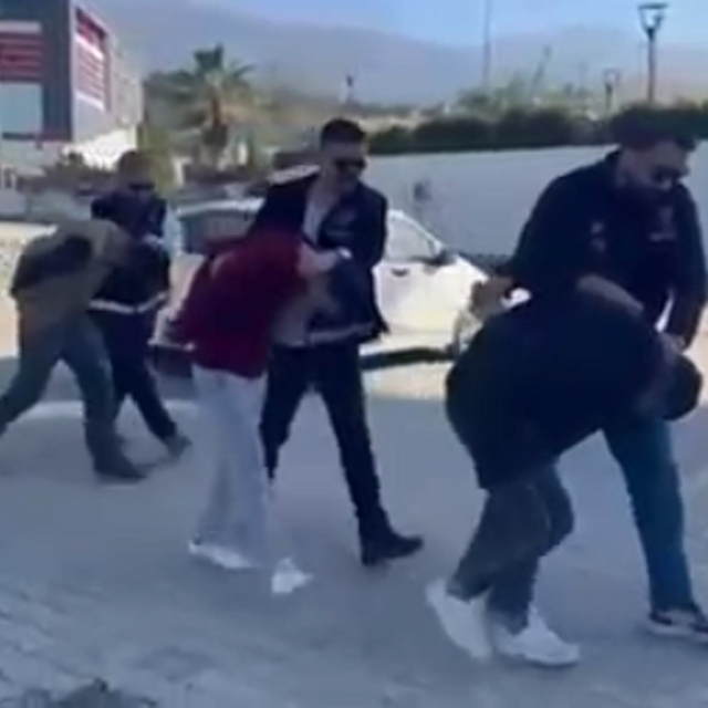 İskenderun'da aranan 3 şahıs yakalandı