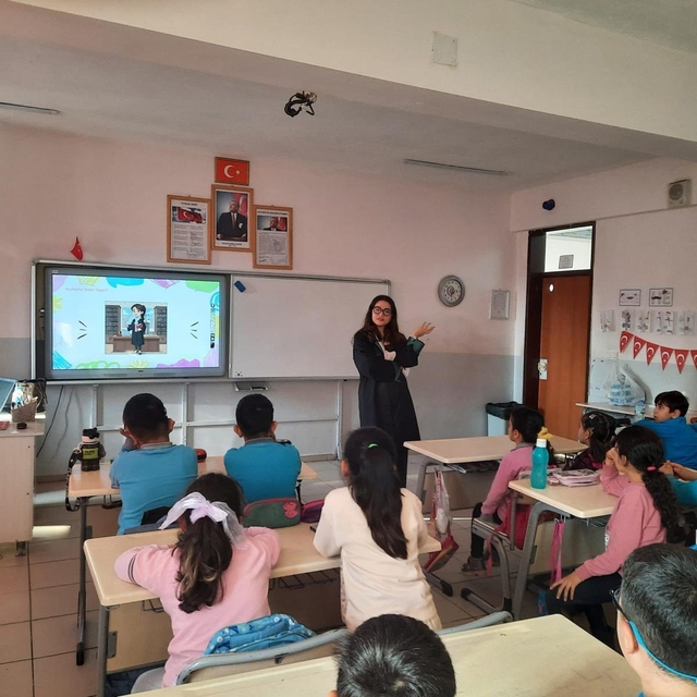 Öğrenciler avukatlık mesleğini tanıdı