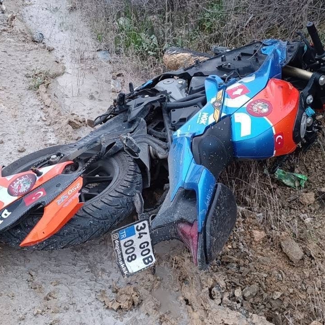 Otomobil ile motosikletin çarpıştı;1 yaralı