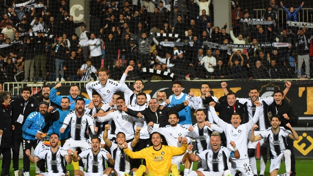 Altay evinde 3'te 3 peşinde