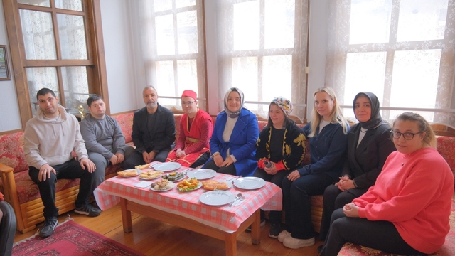 Engelli öğrenciler unutulmaz bir gün yaşadı
Engelsiz yaşam merkezinde Yerli Malı Haftası kutlandı