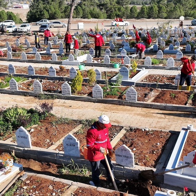 Kahramanmaraş'ta mezarlıklarda düzenleme