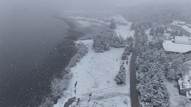 Abant, beyaz örtüyle kaplandı