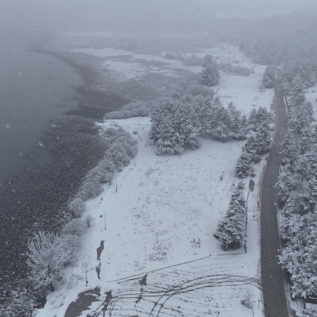 Abant, beyaz örtüyle kaplandı