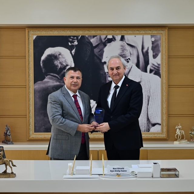 Kepez Belediyesi'ne SGK'dan teşekkür plaketi
Kocagöz: "SGK primlerimizi düz...