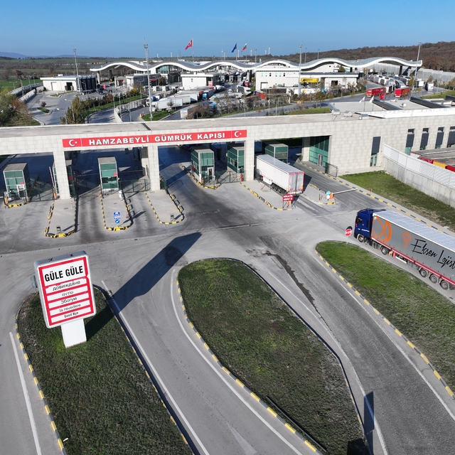 Yunan çiftçi eylemlerinin Türk tarafındaki tır trafiğine olumsuz etkileri s...