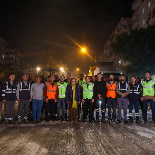 100. Yıl Bulvarı'nda asfalt çalışmasının ilk etabı tamamlandı
24 saatte asf...