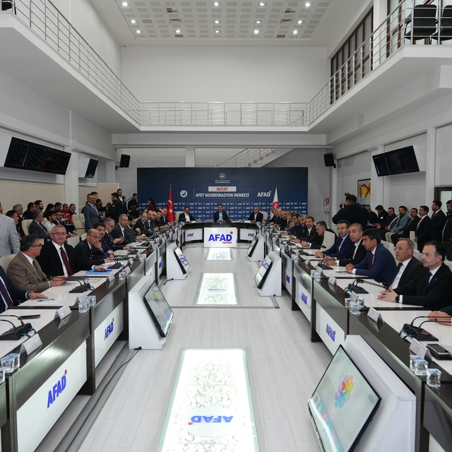 CHP'li Topal: 2 dakikada yok olan yüz yıllık kenti 2 yılda inşa etmek çok z...