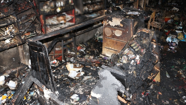 Veresiye alamadığı için bakkalı ateşe verdi
"Ekmekten başka bir şey veresiye alamazsın" diyen bakkal dükkanını ateşe verdi