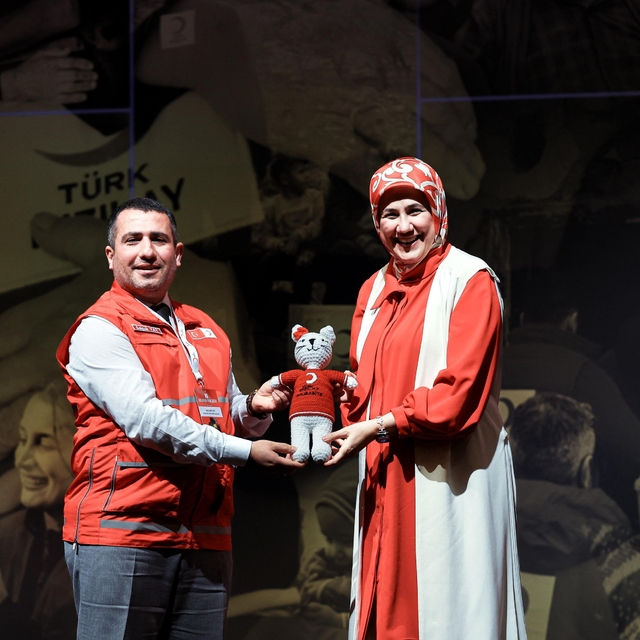 Kızılay Muradiye Şubesi iyilikte Türkiye birincisi oldu