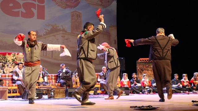 Denizli'de düzenlenen "Urfa Sıra Gecesi" ile kültürler buluştu