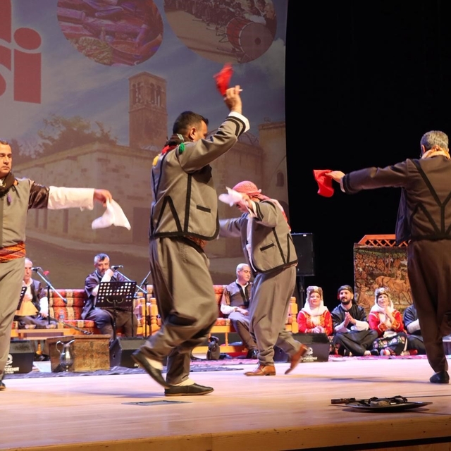 Denizli'de düzenlenen "Urfa Sıra Gecesi" ile kültürler buluştu