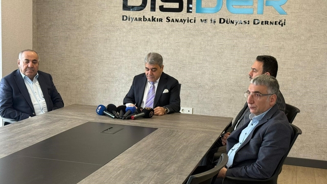 DİSİDER Başkanı Akbaş, 2025'i değerlendirip 2026 beklentilerini açıkladı
"Diyarbakır'ın geleceğine, yatırıma, üretime, istihdama ve birlikte büyümeye inanıyoruz"