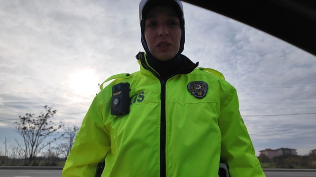 Denetimlerde yeni dönem resmen başladı: Her şey artık anbean kaydedilecek
Kırklareli'de yüz tanımalı yaka kamerası ile trafik denetimi