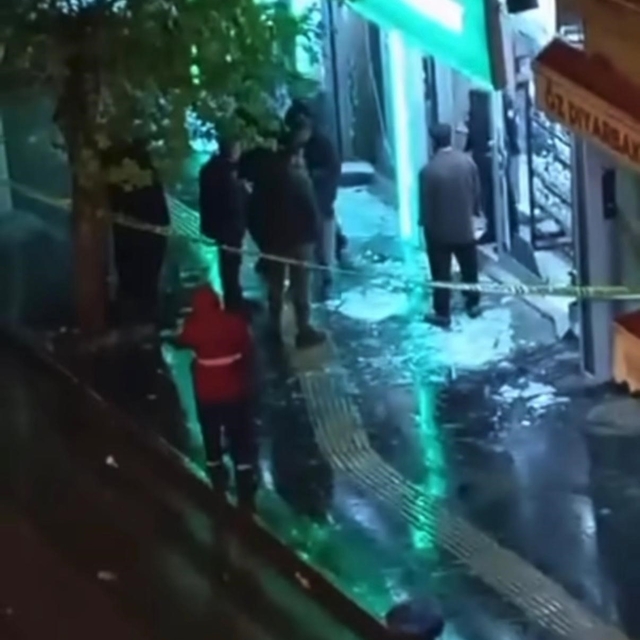 Tekel bayisine patlayıcı atılması olayına karışan 2 kişi yakalandı