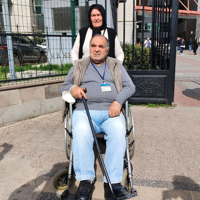 Babası ile birlikte yaşlı çifti darbeden sanığa 1 yıl 4 ay hapis ile para c...