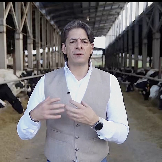 Sencer Solakoğlu, Bursa Damızlık Sığır Yetiştiricileri Birliğinden istifa e...