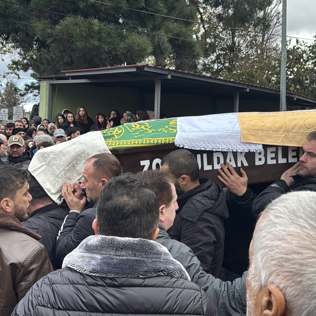 Kozlu'da bıçaklı olayda hayatını kaybeden Murat Yangun toprağa verildi